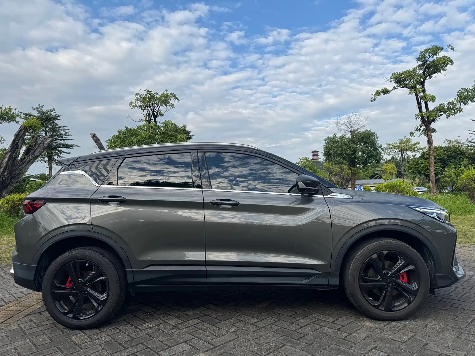 Фото 7 - Geely Coolray