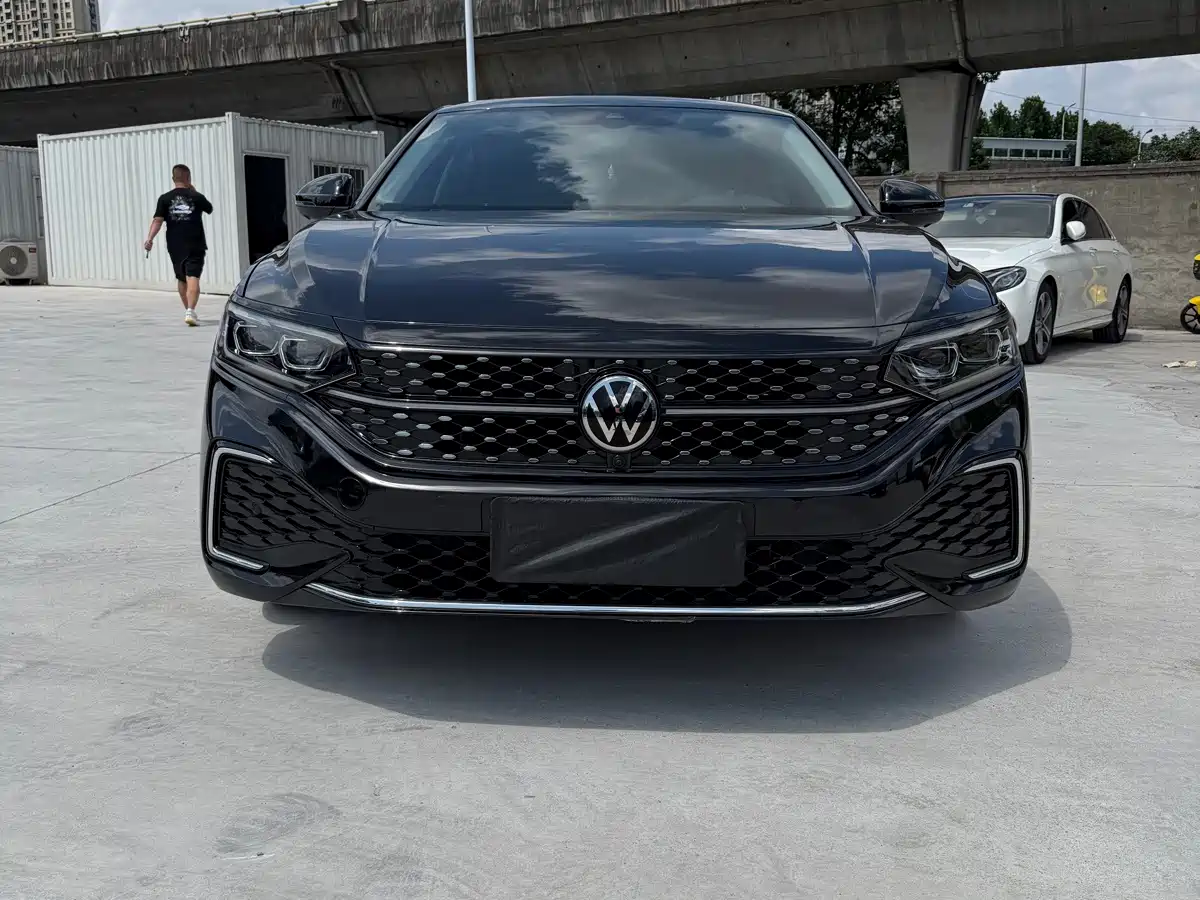 Фото 2 - Volkswagen Passat