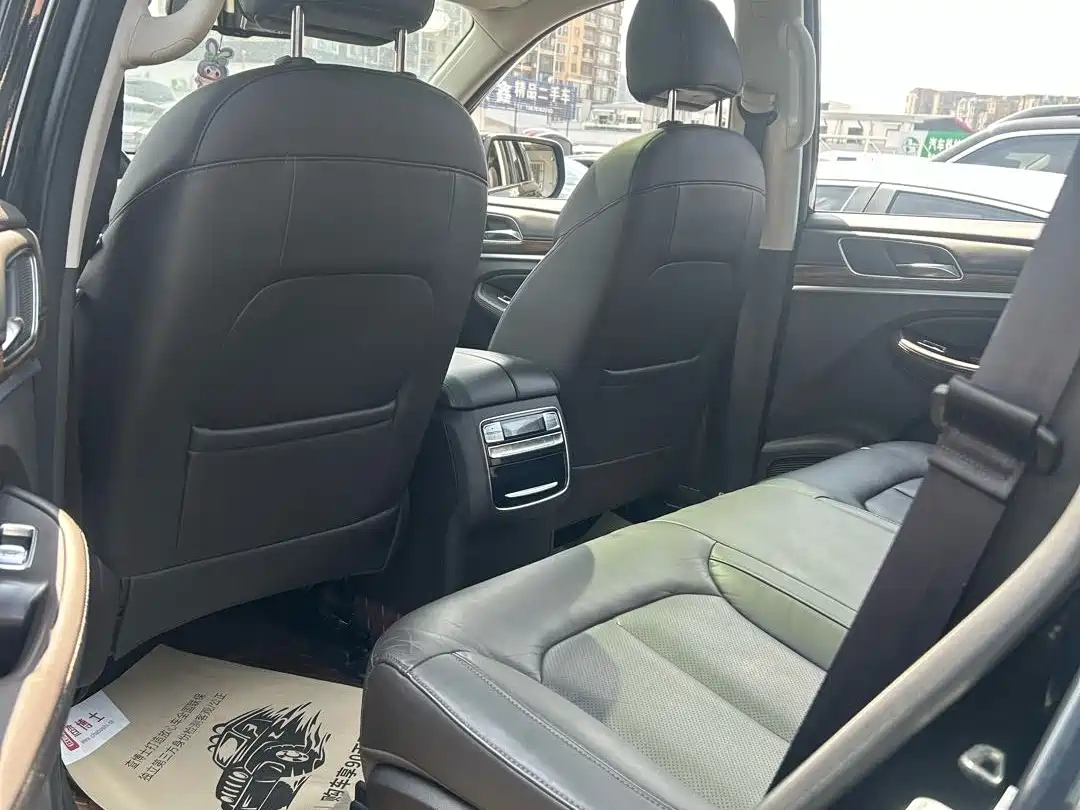 Roewe RX8 2018 2018 30T Intelligent Internet 4WD Supreme Edition
