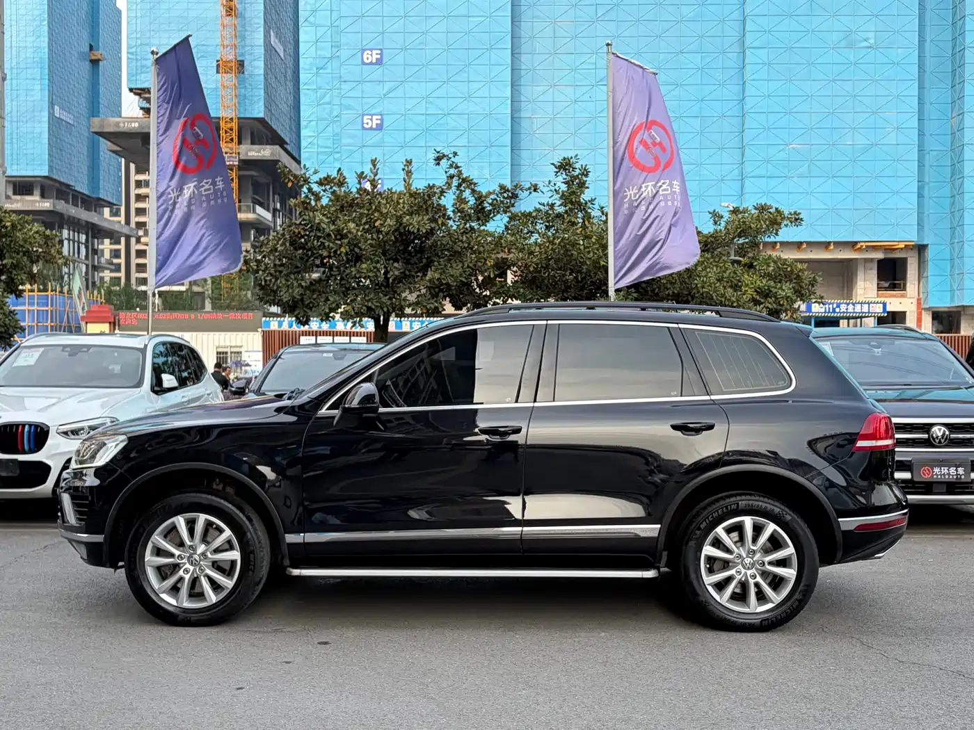 VOLKSWAGEN TOUAREG