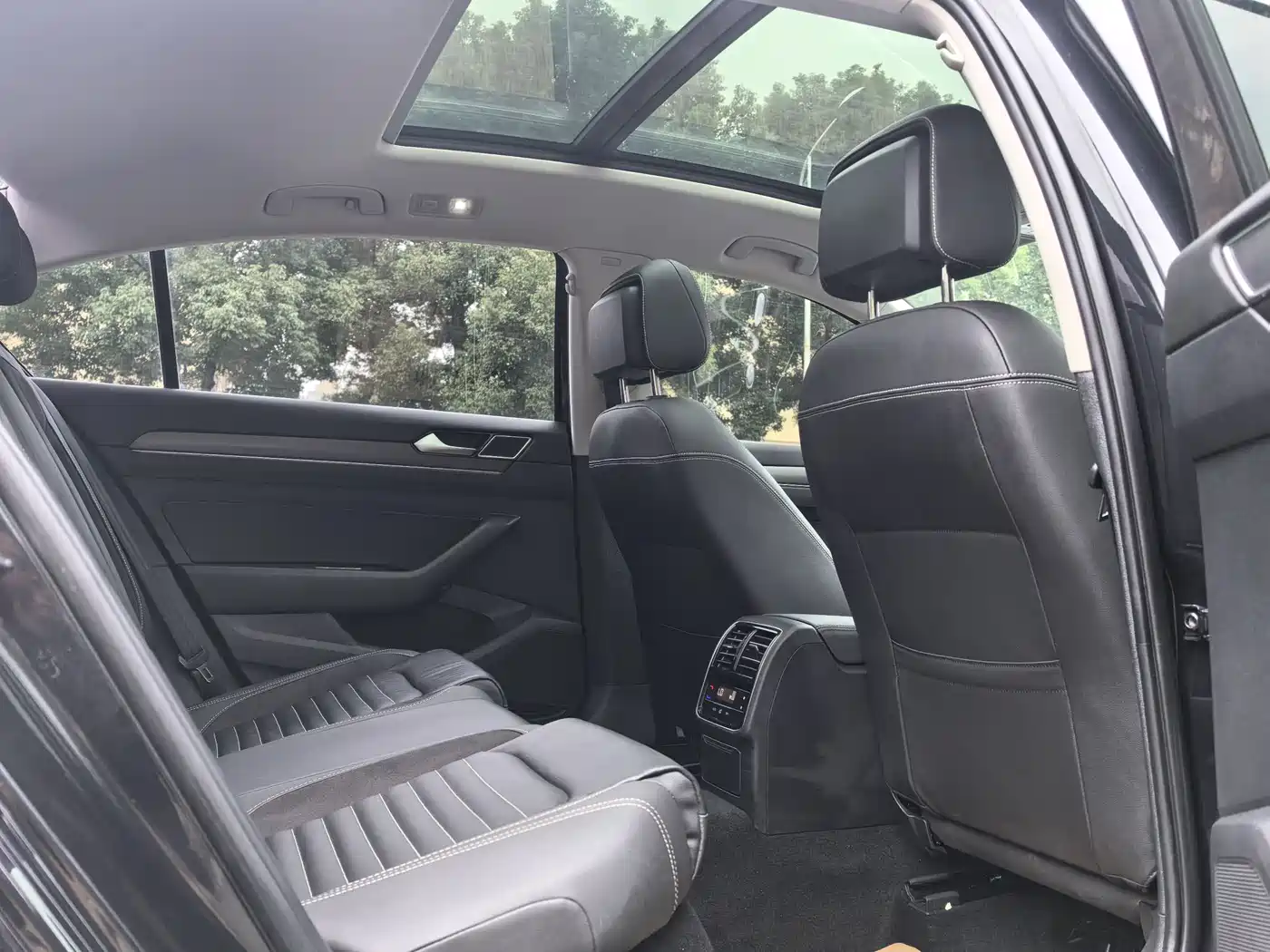 Volkswagen Magotan 2020 330TSI DSG Leading фото 14