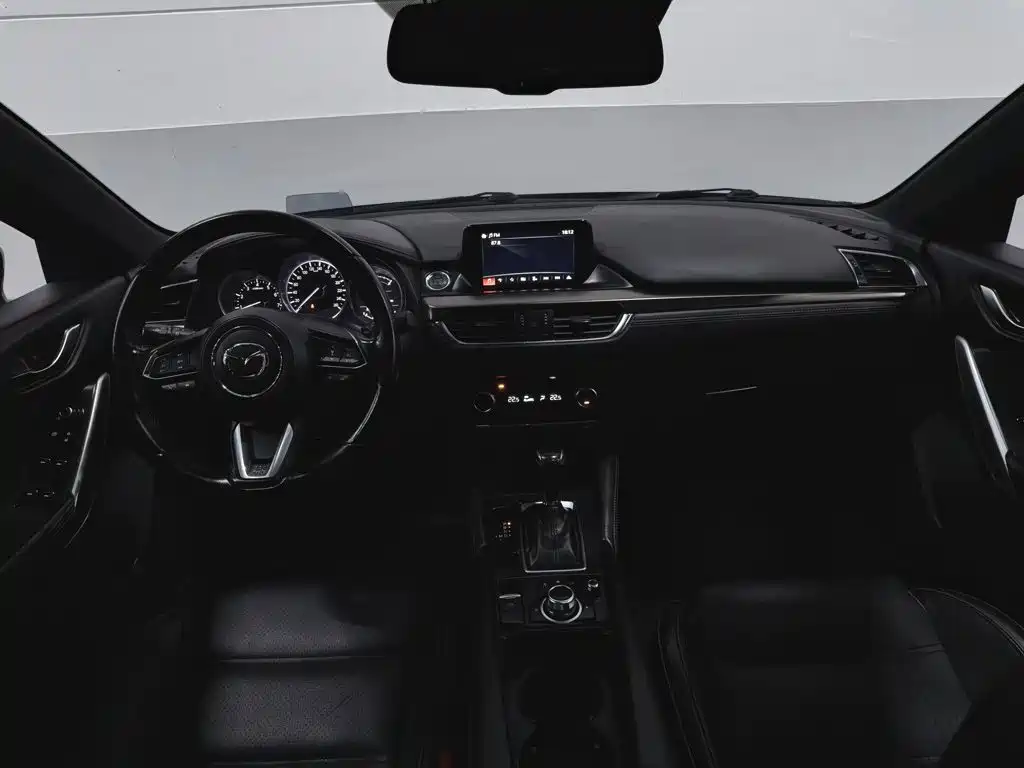 Photo 5 - Mazda Atenza