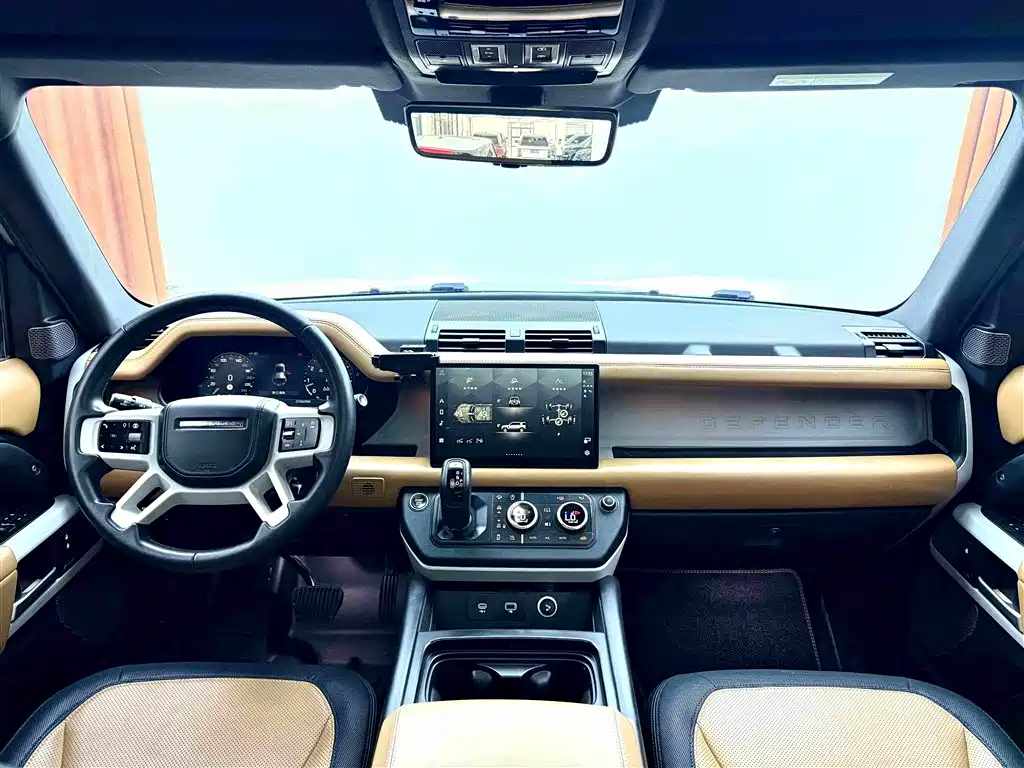 Фото 9 - Land Rover Defender