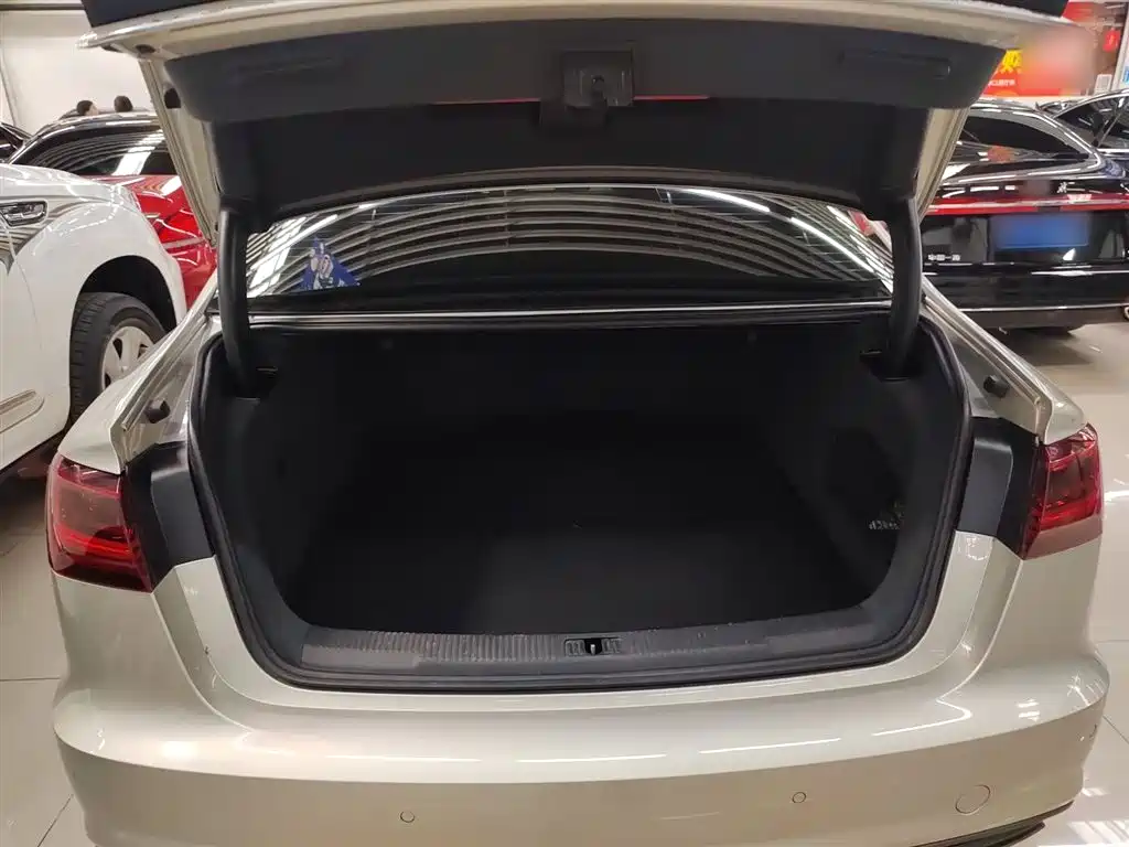 Audi A6L 2018 Model 35 TFSI Collector's Edition фото 19