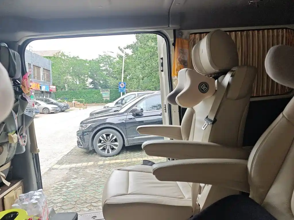 Dongfeng Yufeng Yufeng 2020 2020 2.3T Economy Logistics Vehicle Short Wheelbase Low Roof 5-9 Seats WP2.3