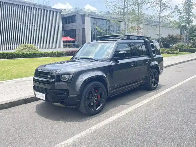 Land Rover Defender 130 3.0T P400 X