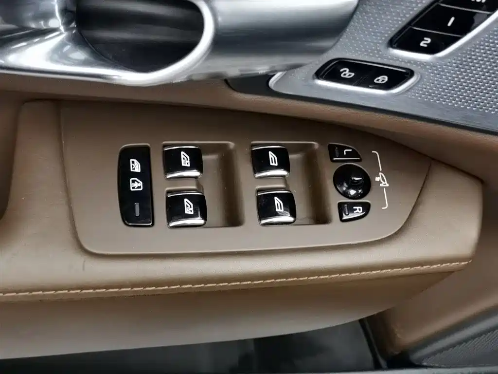 VOLVO S90 PLUG IN HYBRID