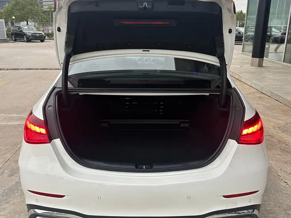 Mercedes-Benz C-Class 2025 C 260 L Sport Edition фото 9