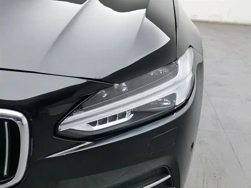 VOLVO S90 PLUG IN HYBRID