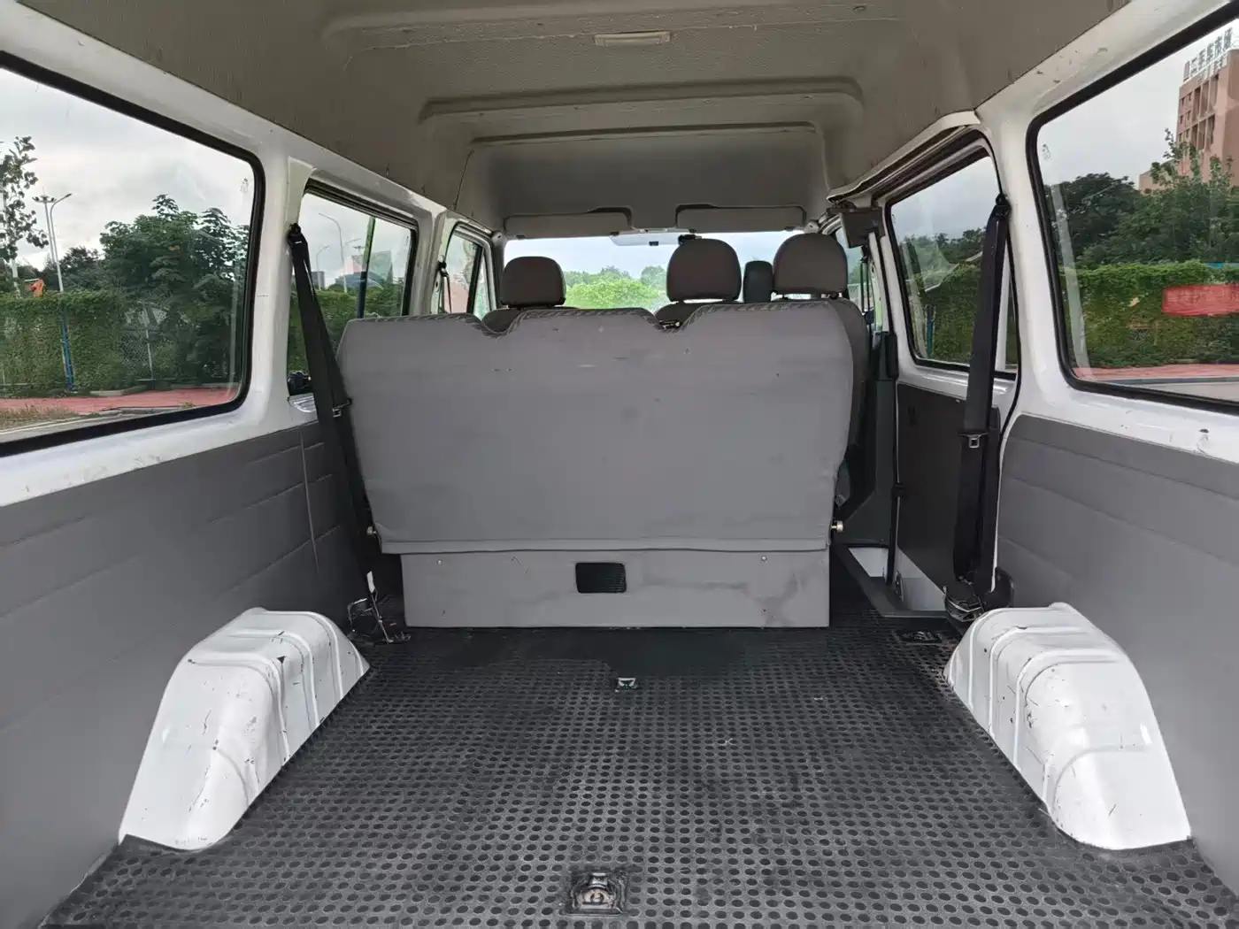 Ford Classic Transit 2016 2016 Model 2.8T Diesel Short Wheelbase 6-Seat Medium Roof Multi-Purpose Vehicle JX493ZLQ4