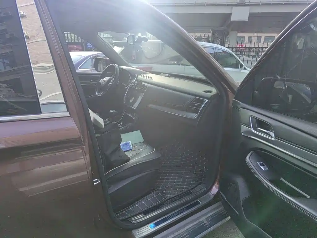 Roewe RX8 2019 2018 30T 2WD Flagship Edition
