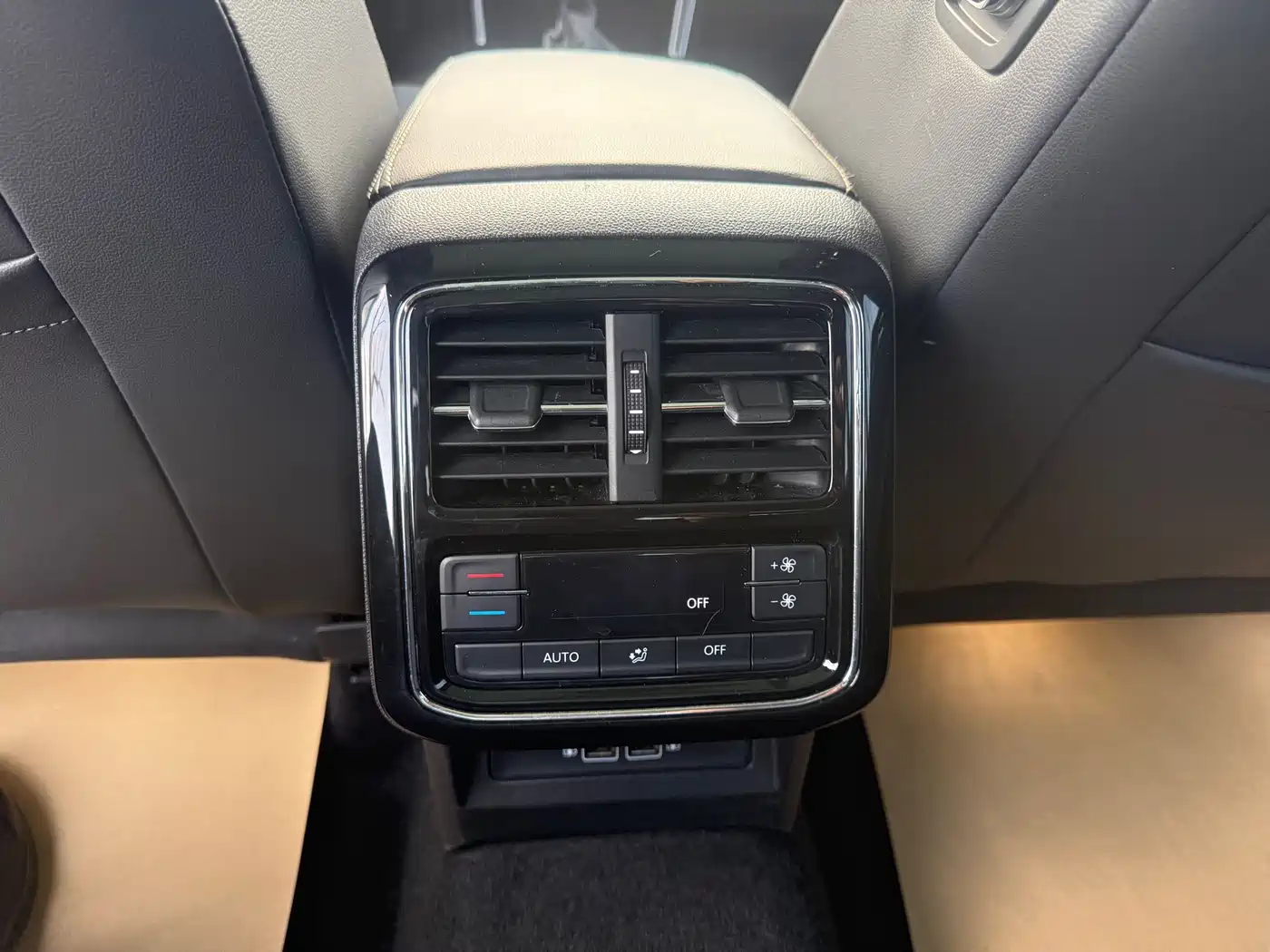Volkswagen Passat 2019 330TSI Luxury Edition China VI фото 12