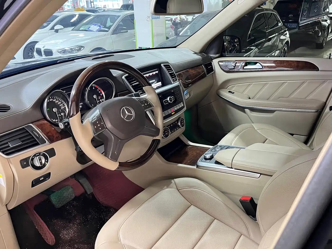 Mercedes-Benz GL-Class фото 7