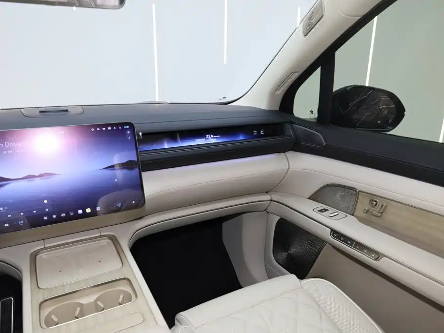 NIO ES8 2026 2025 Model 6-Seat Executive Luxury Edition