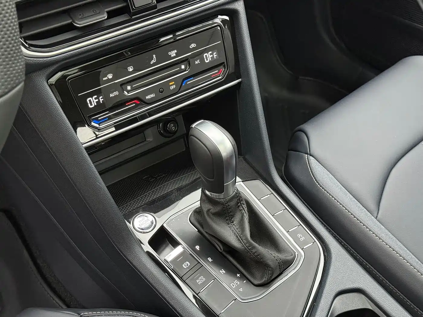 Volkswagen Tharu 2026 2025 Model 300TSI 2WD Bright Moon Edition