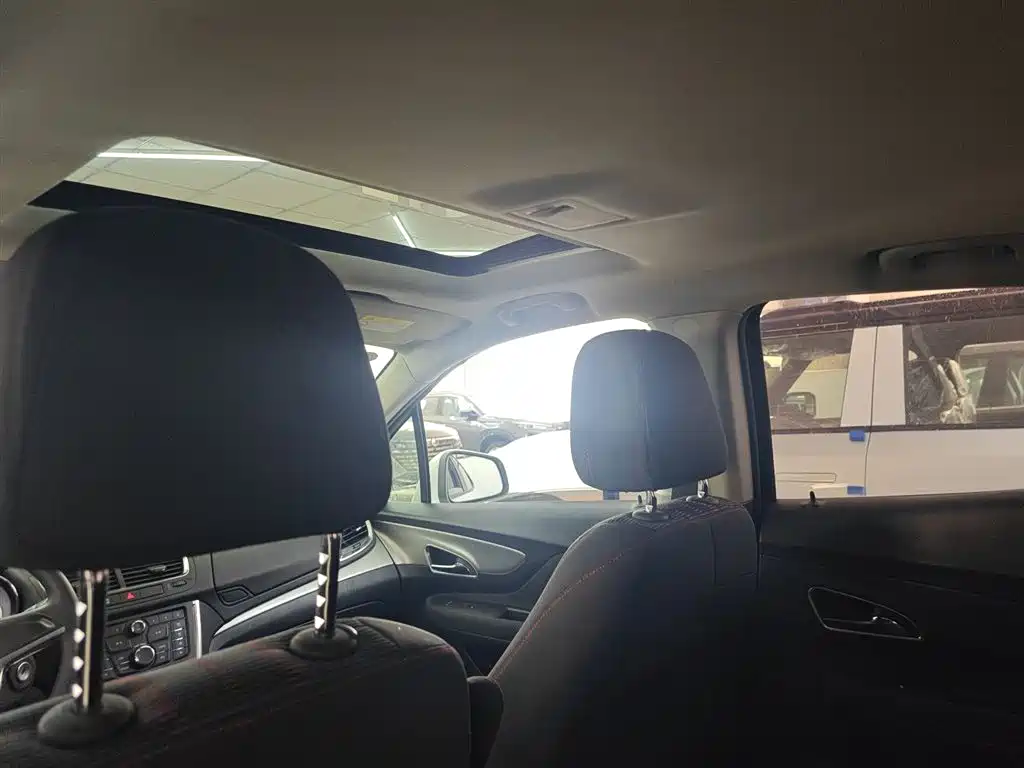 Buick Encore 2015 1.4T Automatic 2WD Urban Elite фото 9