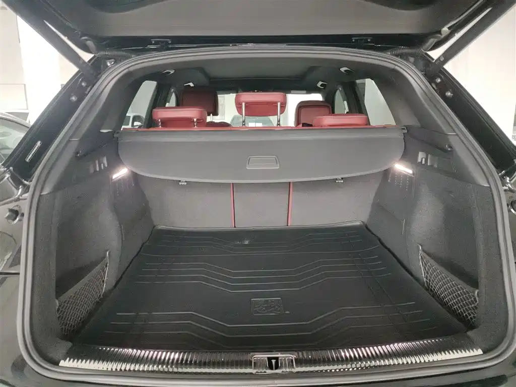 Audi Q5L 2025 40 TFSI Luxury Dynamic фото 19