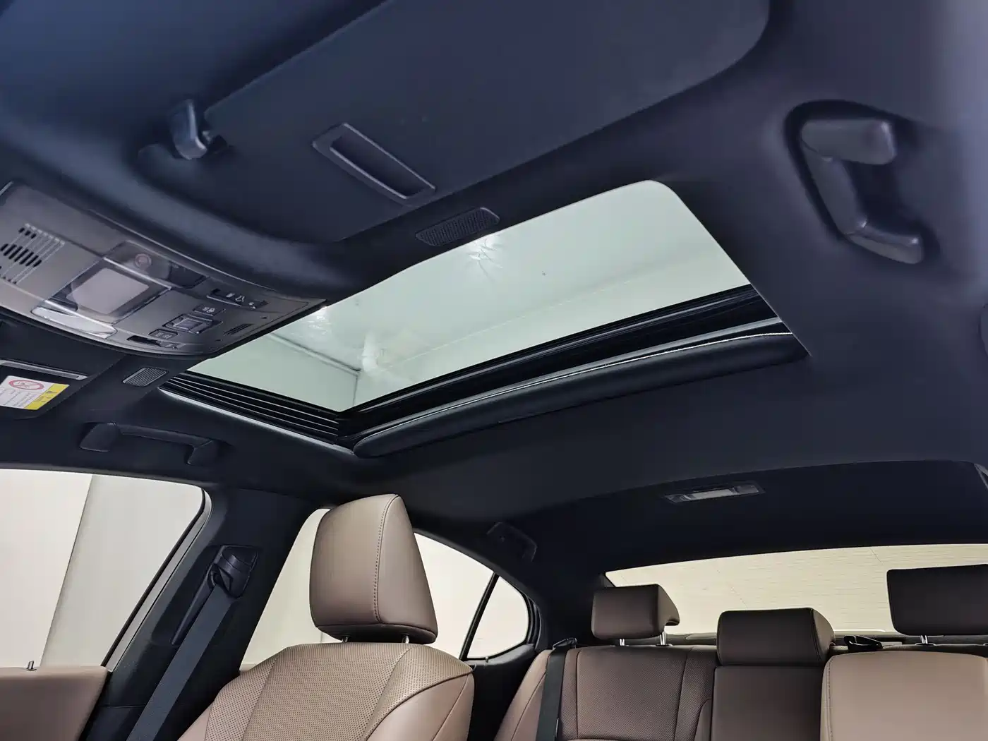 Lexus ES 2022 200 Excellence Edition фото 13