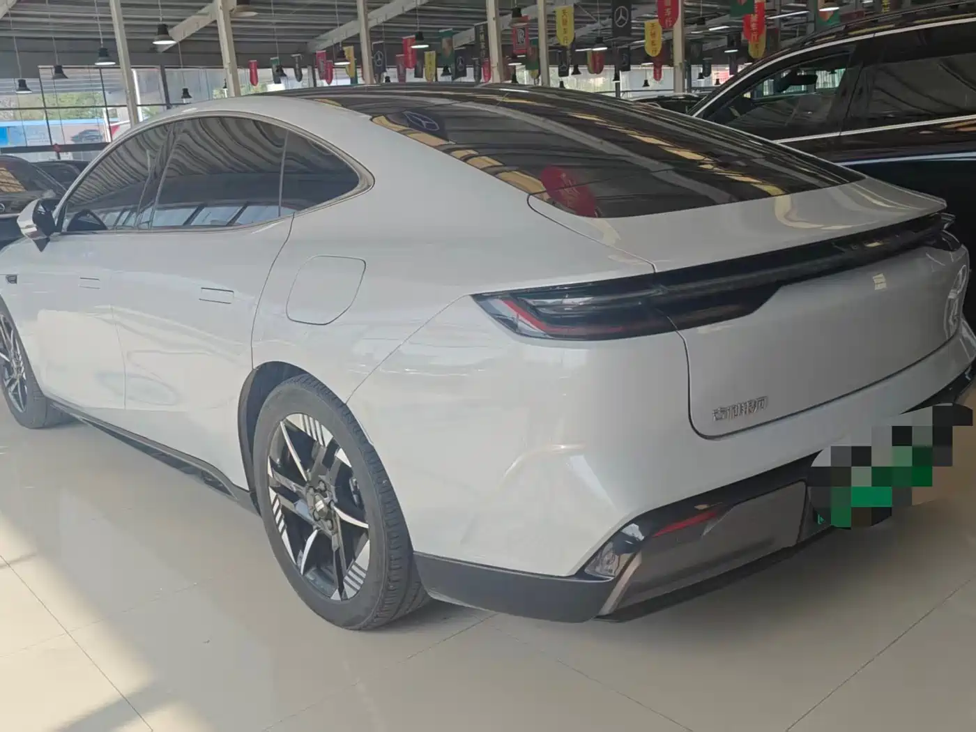 Geely Galaxy Galaxy E8 2024 Model 550km RWD Soaring Dragon Edition фото 7