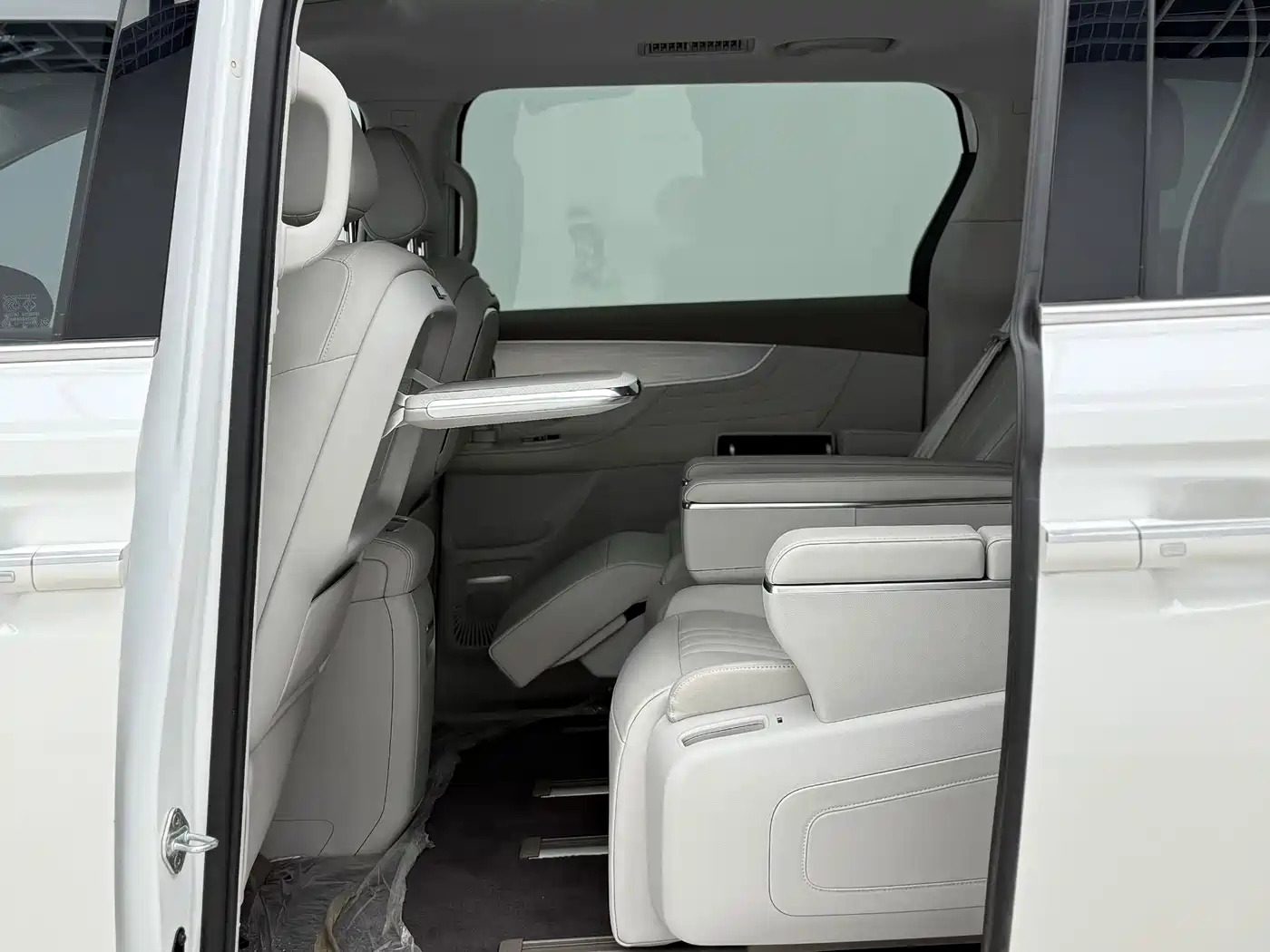 Roewe iMAX8 EV 2025 2025 1.5T DMH Land Luxury Edition