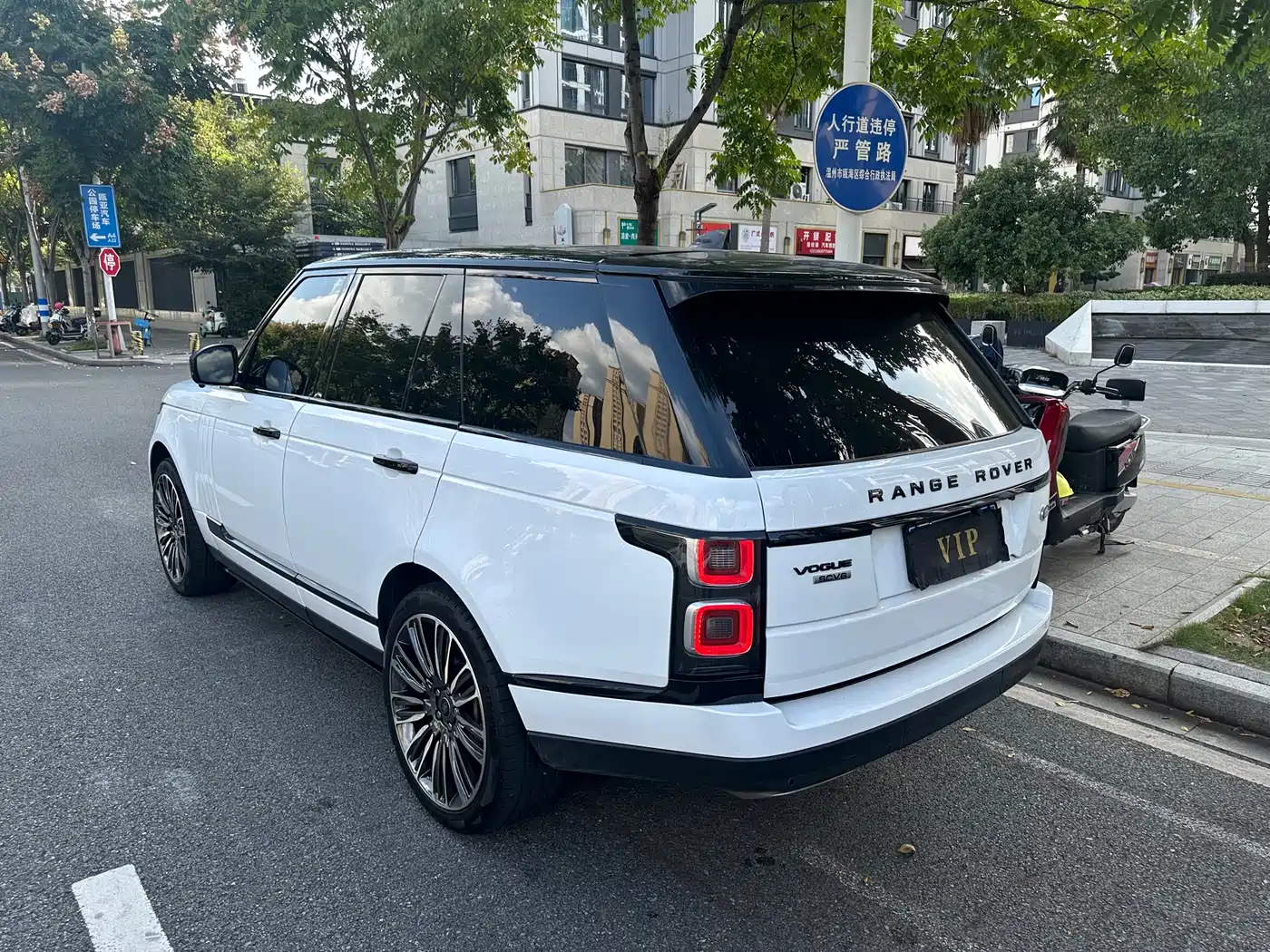 Land Rover Range Rover 2018 3.0 SC V6 Vogue Heritage Edition фото 19