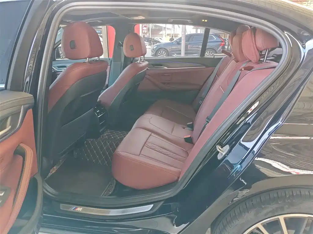 BMW 5 Series 2023 530Li Leading M Sport Package фото 17