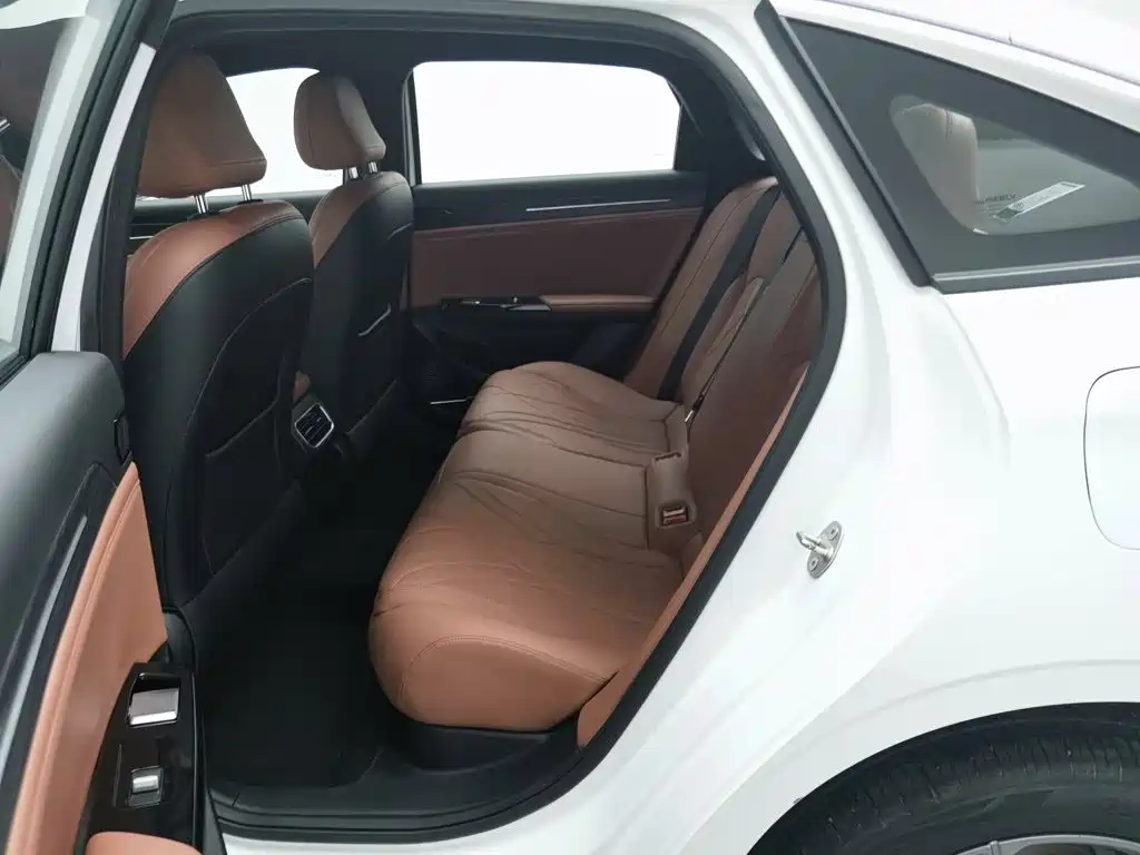 Geely Galaxy Galaxy L6 2025 2025 EM-i 140km Voyage Edition