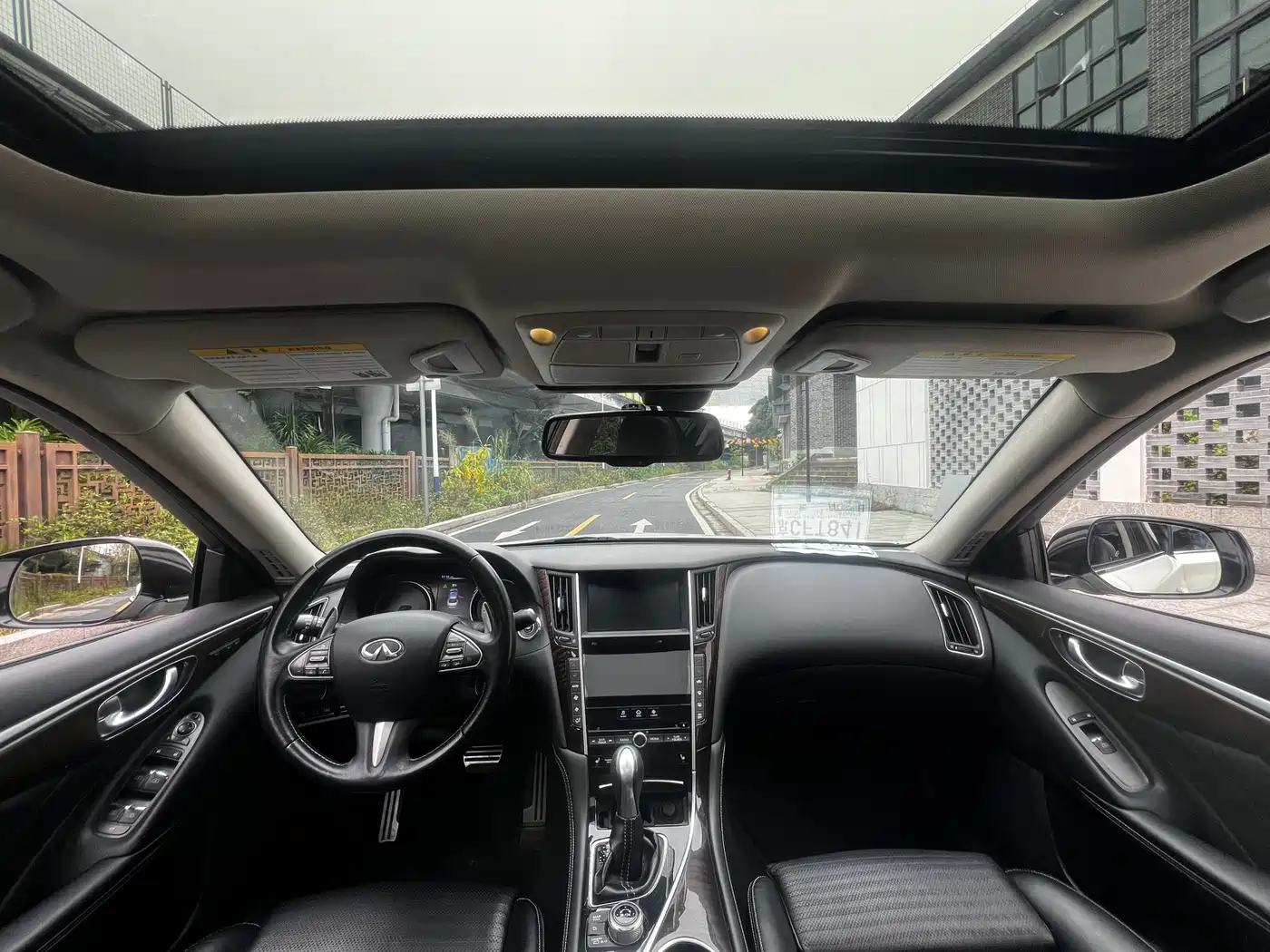 Фото 33 - Infiniti Q50L