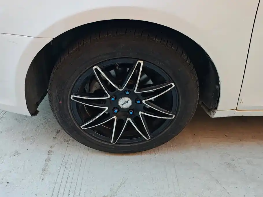 Geely Emgrand 2015 2015 Sedan 1.5L CVT Upward Edition