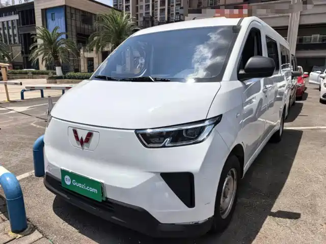  Wuling Motors Wuling Yangguang 2024 300KM Comfort Bus Version 75kW