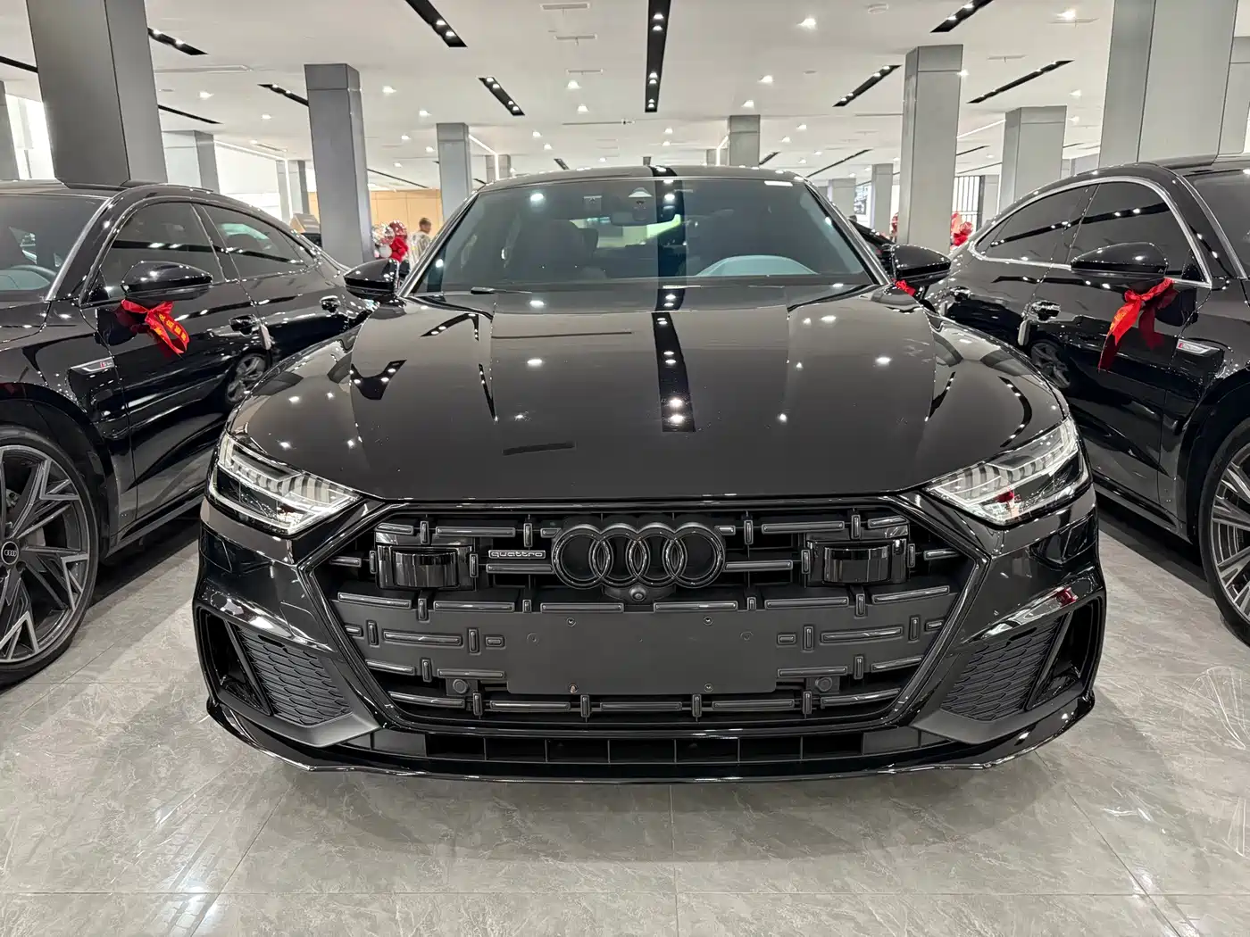 Photo 2 - Audi A7L