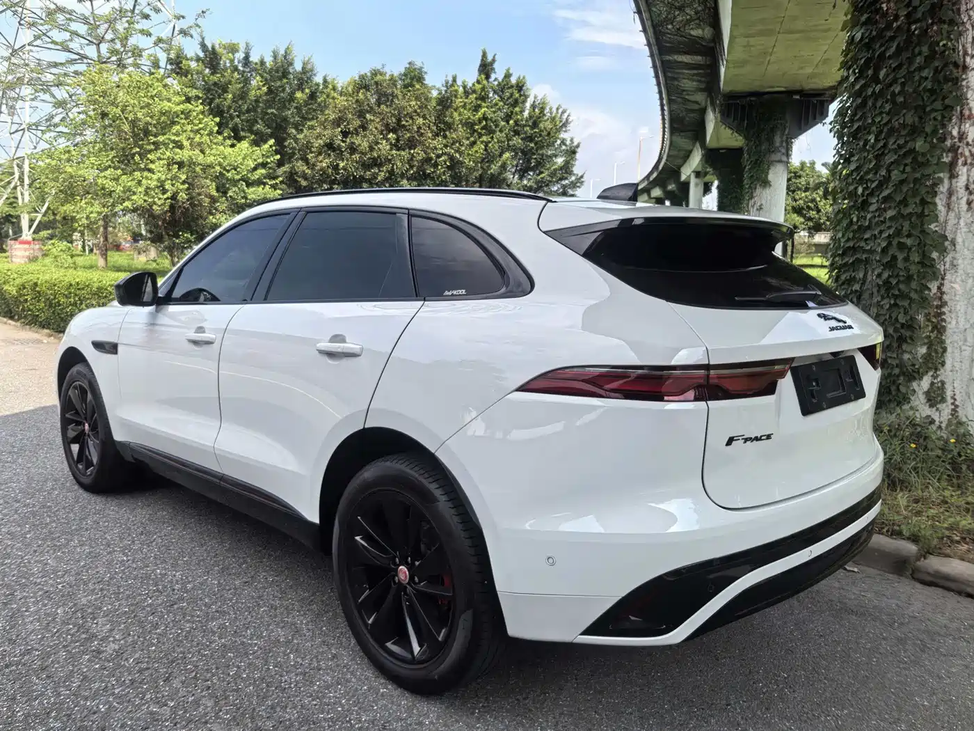 Jaguar F-PACE 2023 2023 P250 R-Dynamic BLACK
