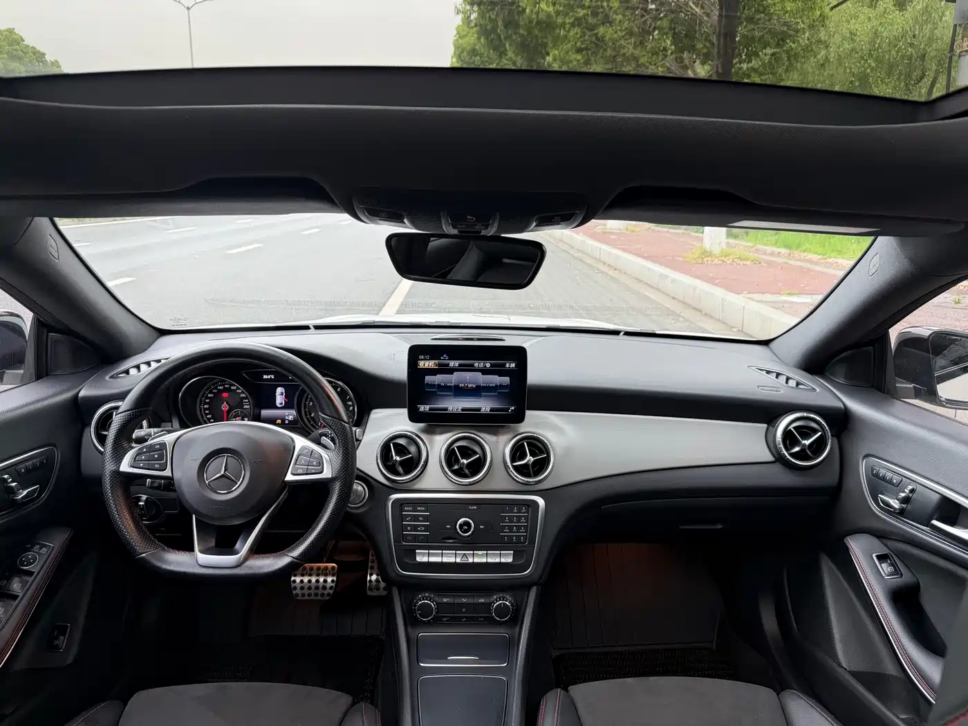Mercedes-Benz CLA (Import) 2018 CLA 220 4MATIC фото 12