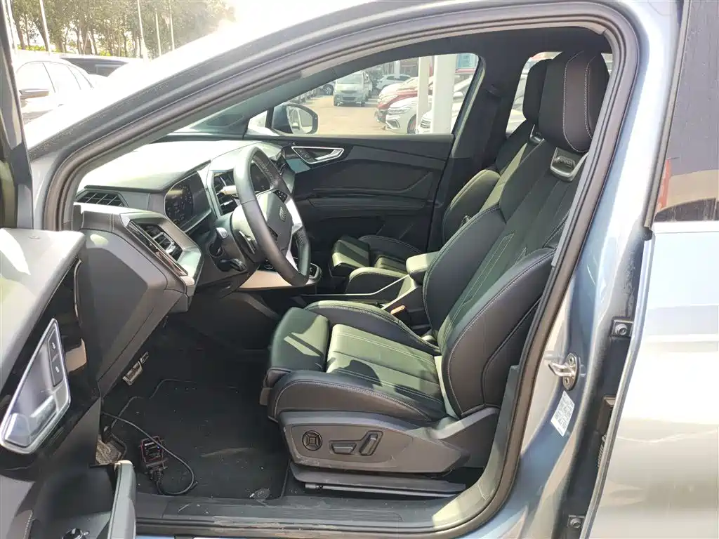 Audi Q4 e-tron 2024 40 e-tron Pioneer Edition фото 15
