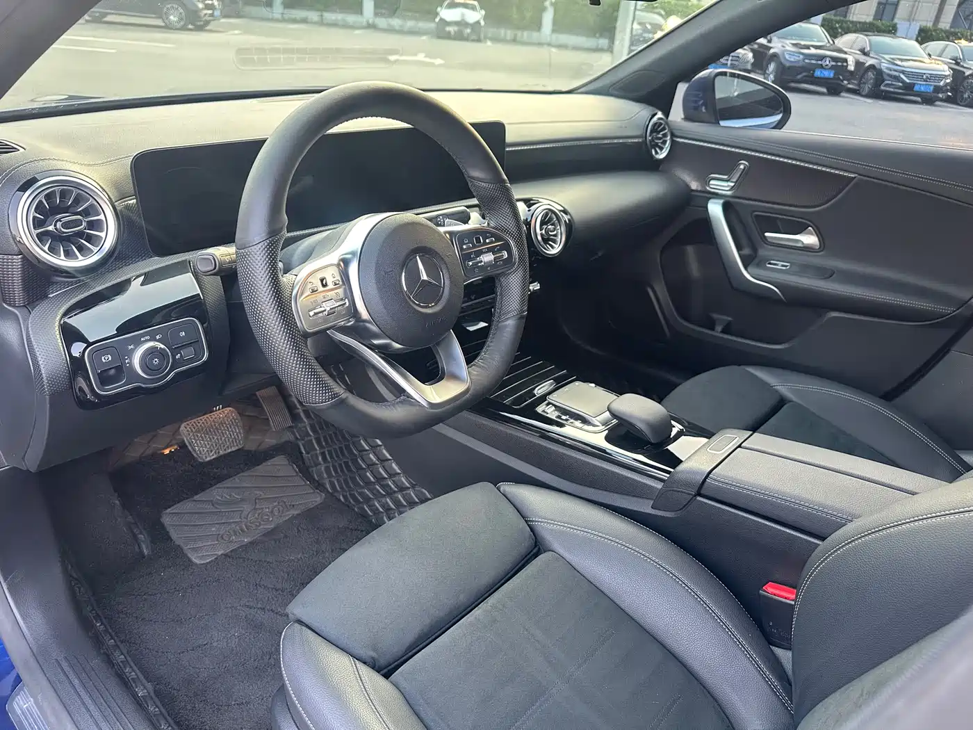 Mercedes-Benz A-Class 2021 A 200 L Sport Sedan Fashion Edition фото 8