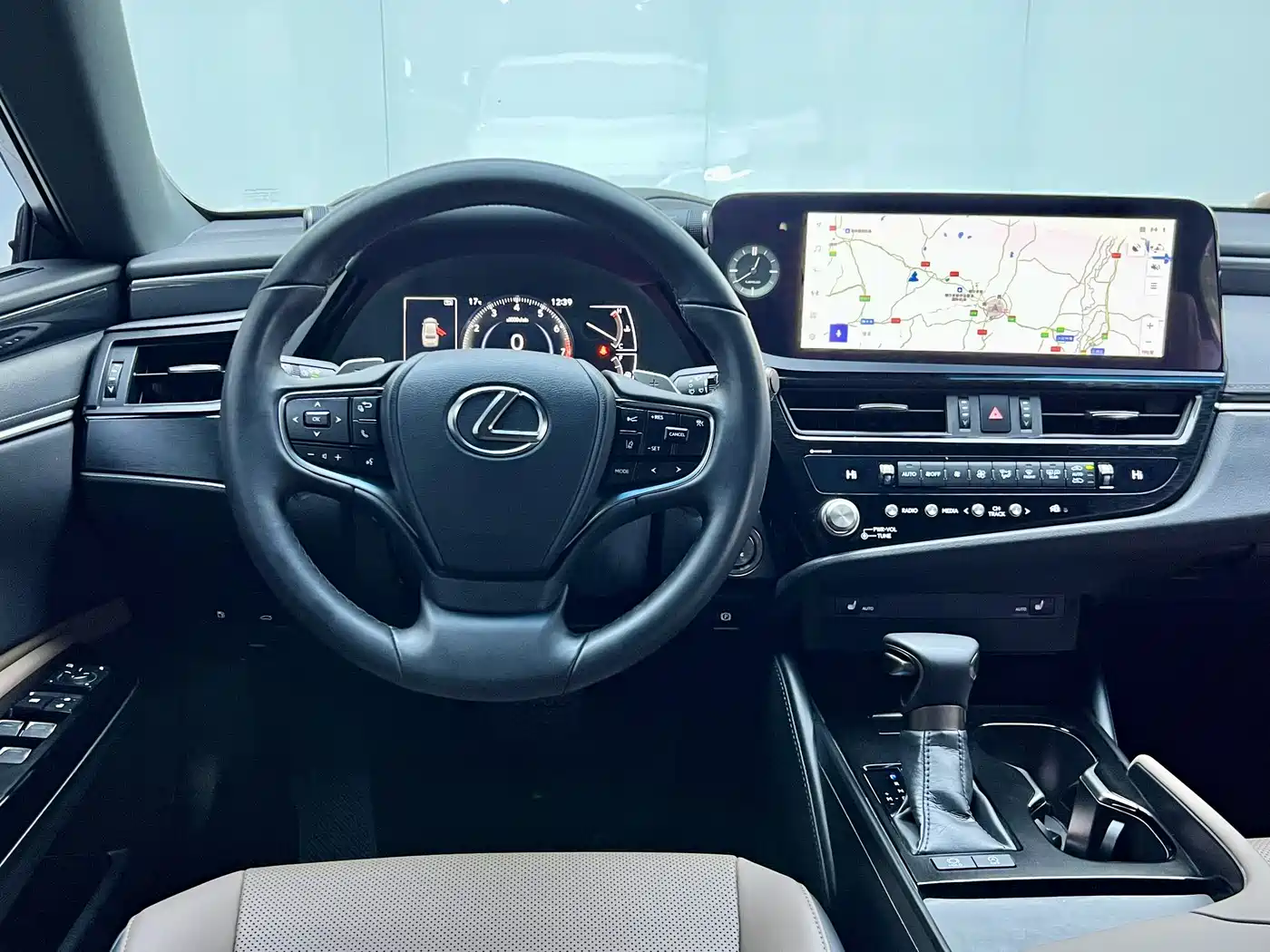 Lexus ES 2023 200 Excellence Edition фото 17