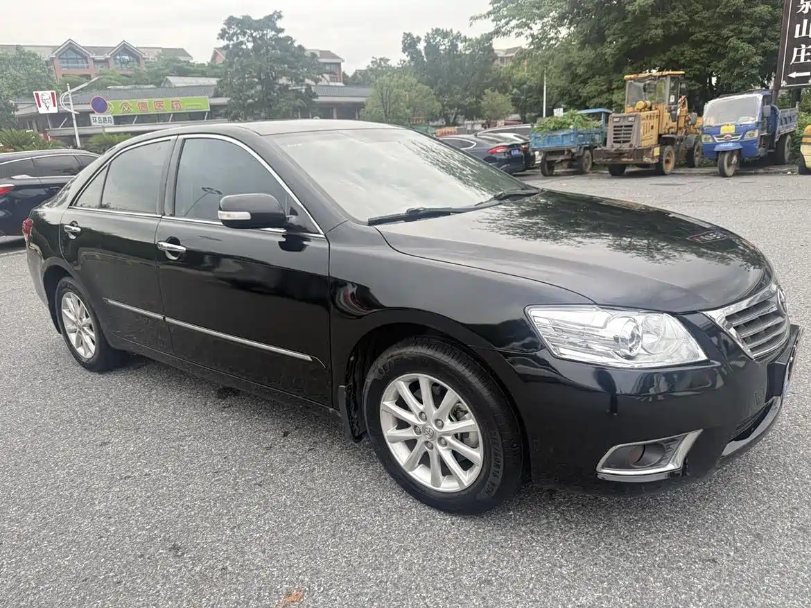 Photo 3 - Toyota Camry