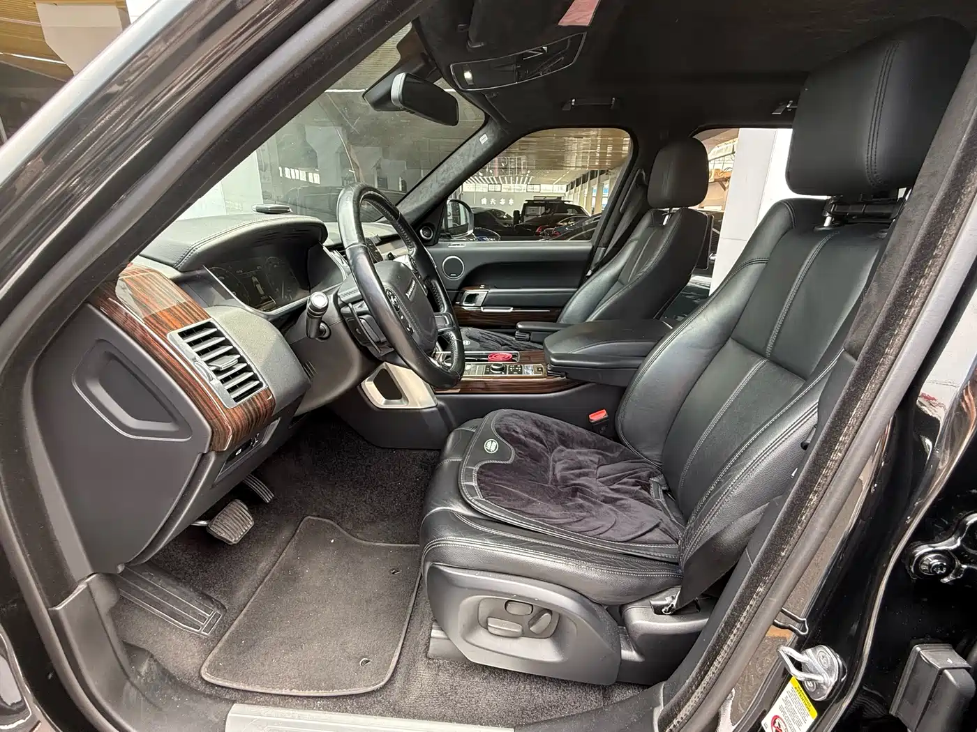 Land Rover Range Rover 2017 3.0 SC V6 Golden Age Edition фото 14