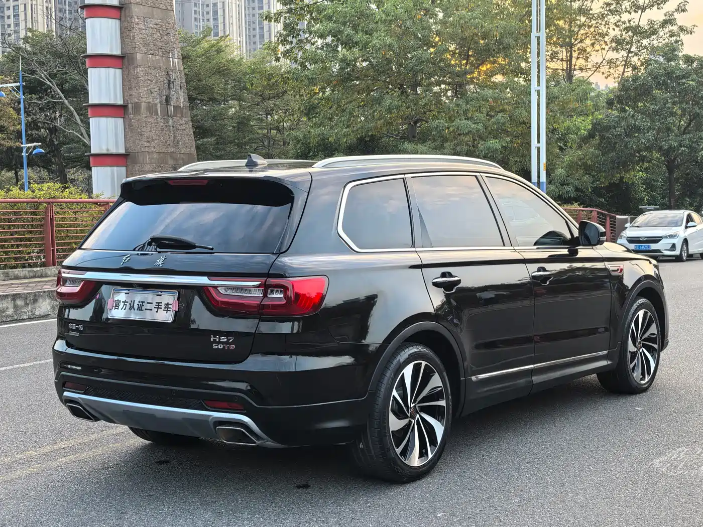 Hongqi HS7 2019 3.0T Automatic 4WD Smart Connection Flag Smooth Edition фото 24