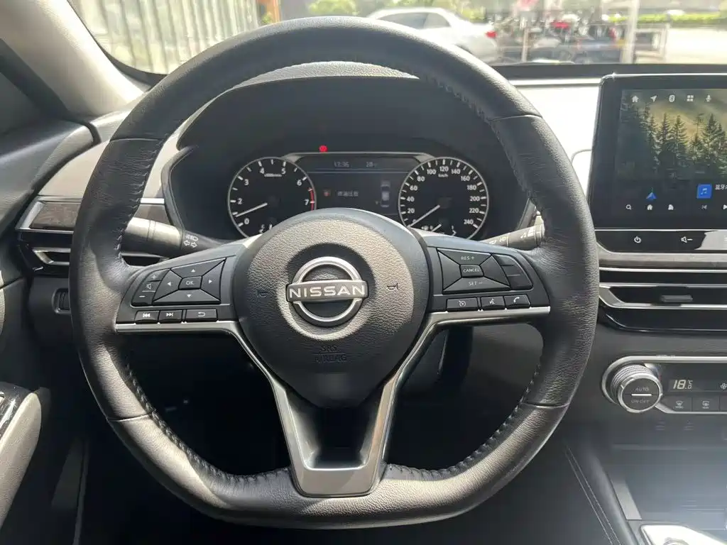 Photo 3 - Nissan Teana