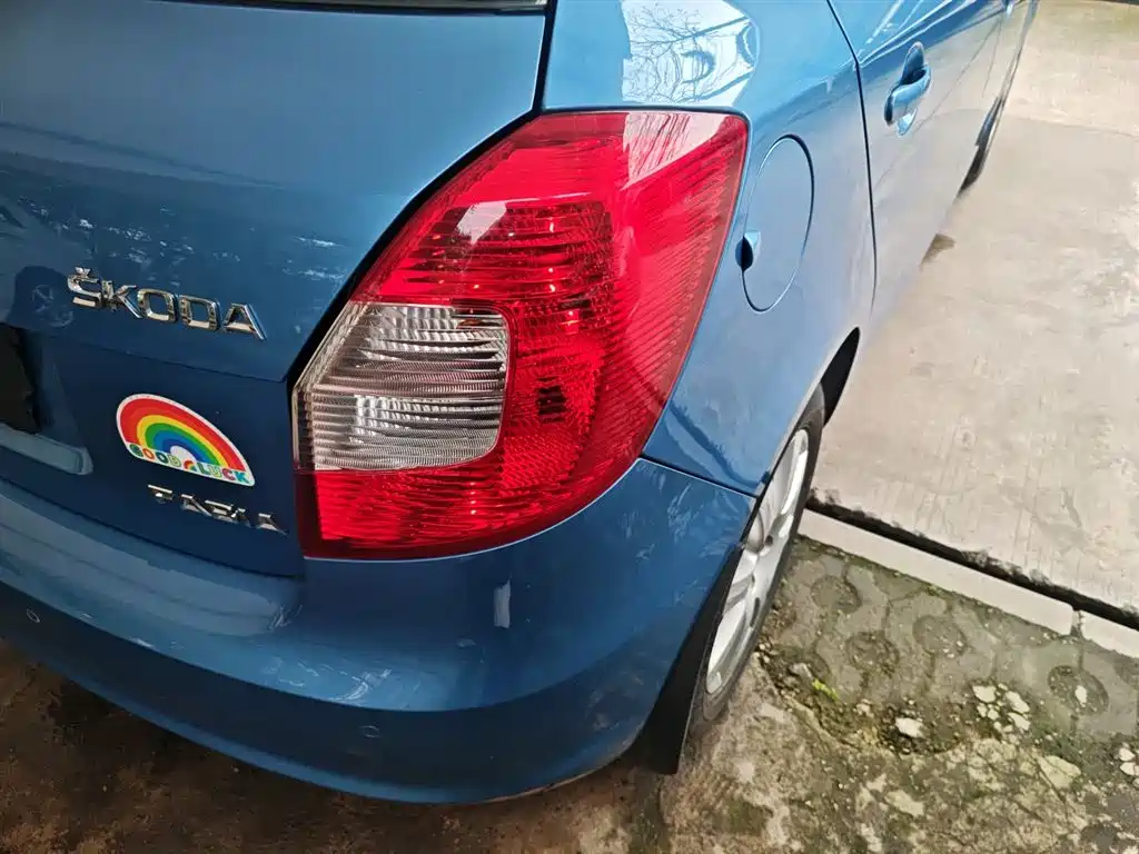 Škoda Fabia 2014 1.4L Automatic Crystal Spirit Edition фото 8