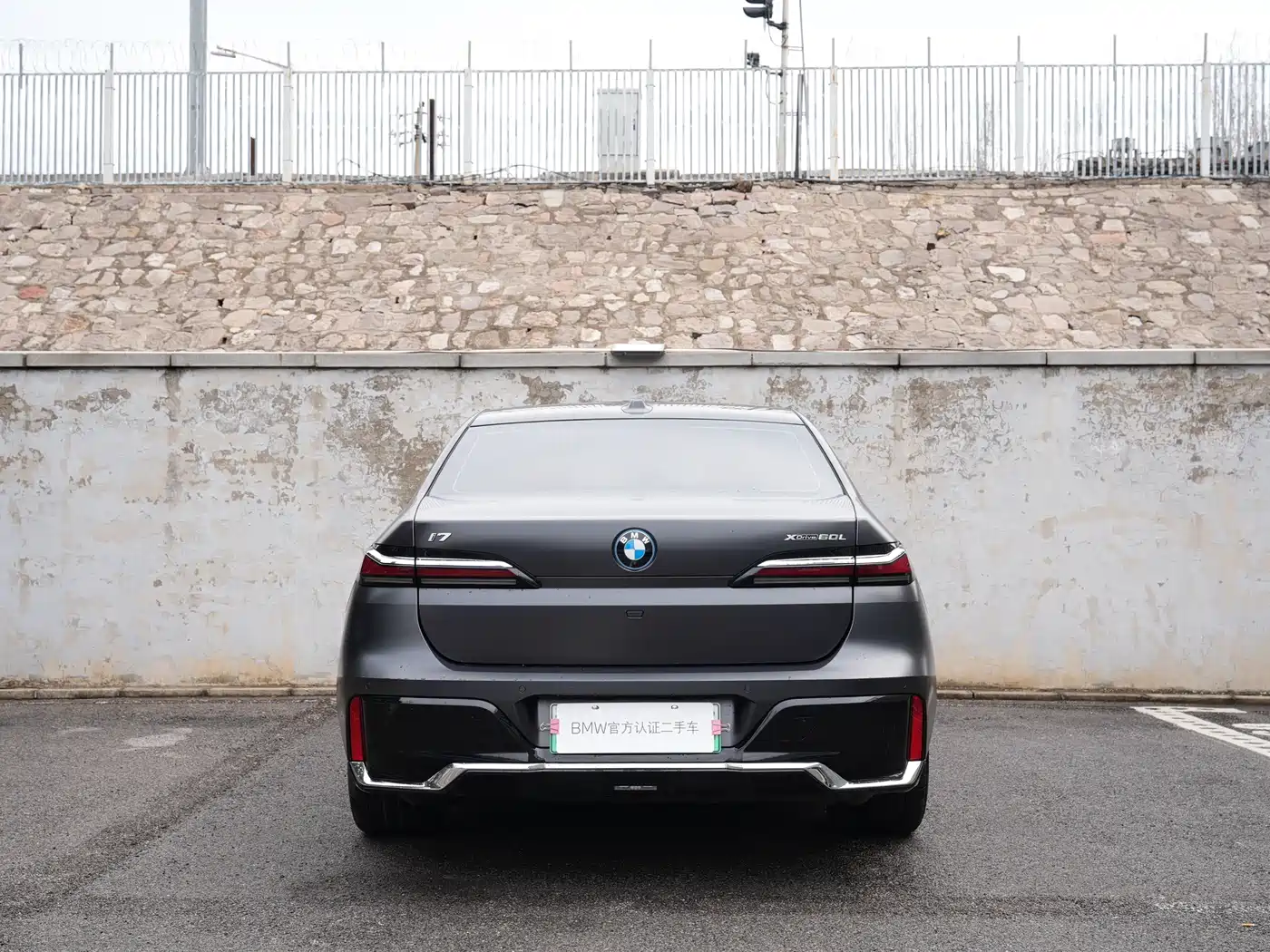 BMW I7