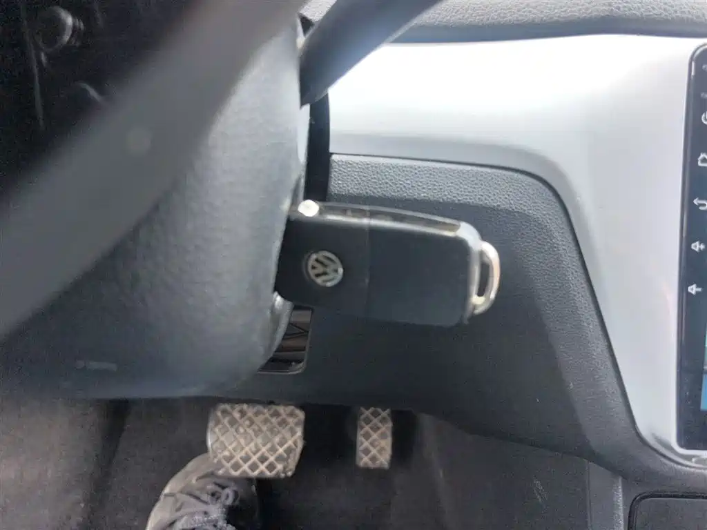 Volkswagen Lavida 2017 1.6L Automatic Trend Edition фото 17