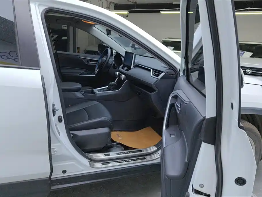 Toyota RAV4 Rongfang 2021 2.0L CVT 2WD Trend фото 8