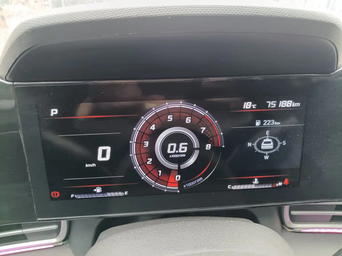 Hyundai Elantra 2021 1.5L CVT LUX Premium Edition фото 7