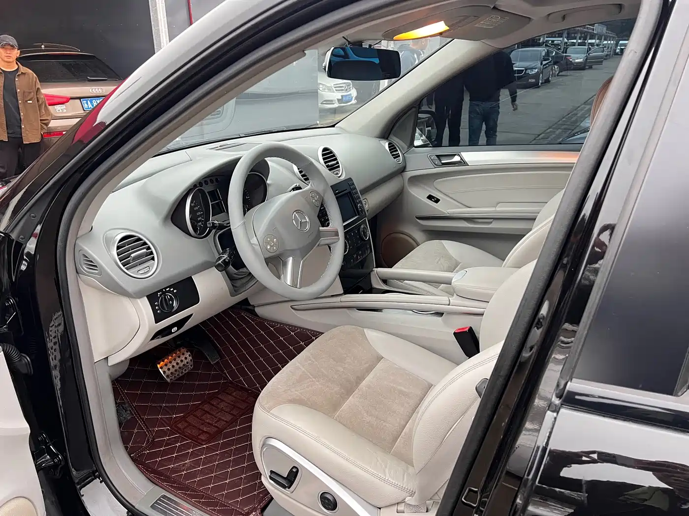 Mercedes-Benz M-Class 2010 ML 300 4MATIC фото 8