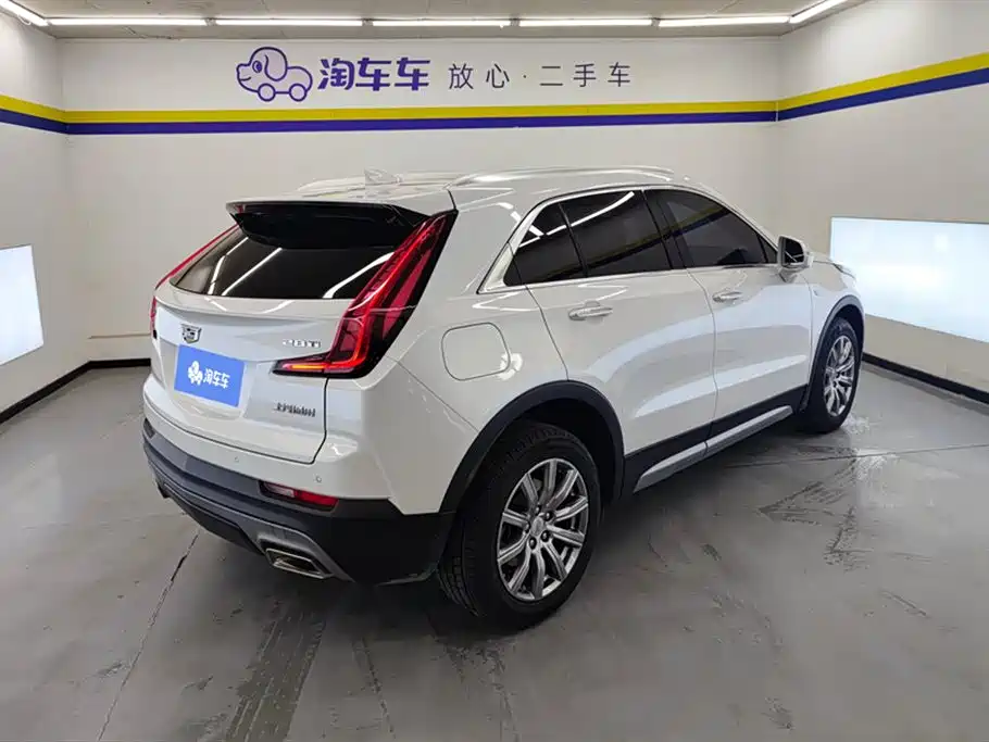 Cadillac XT4 2022 28T FWD Luxury фото 3