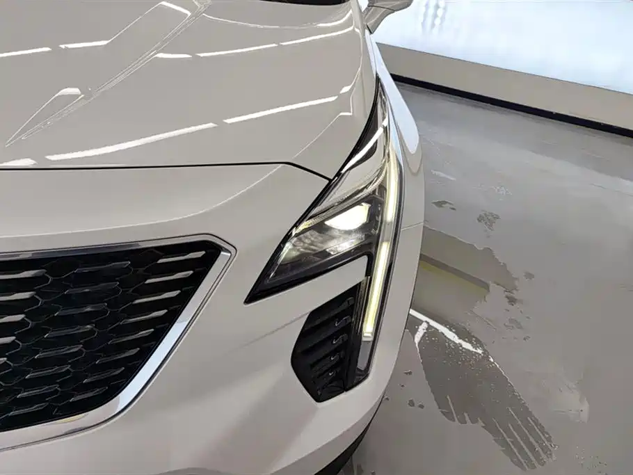 Cadillac XT4 2022 28T FWD Luxury фото 5