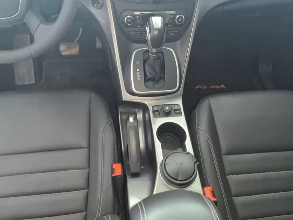 Фото 14 - Ford Kuga