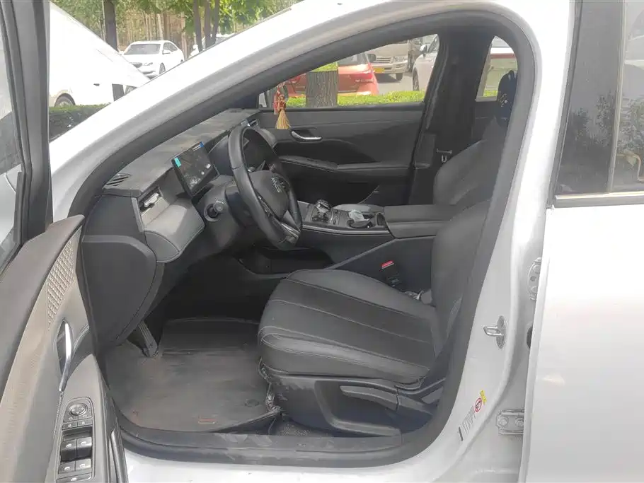 BYD Qin PLUS 2025 DM-i Smart Drive 55KM Leader фото 9